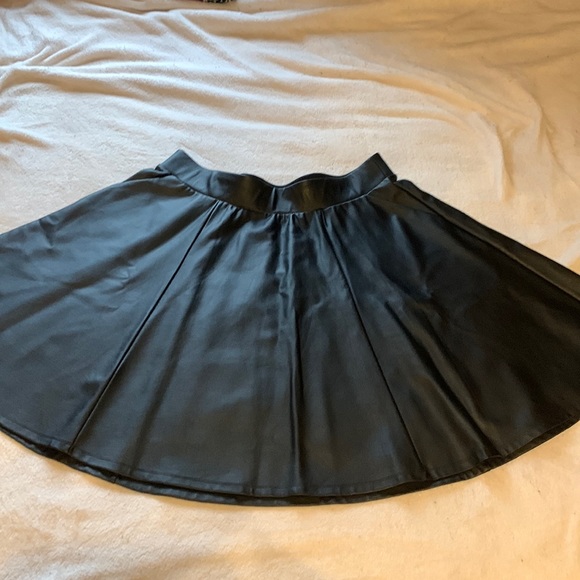 Torrid Black Coated Studio Luxe Ponte Mini Skater Skirt - Picture 8 of 8